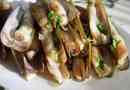 Hoe om Razor Clams Spaanse styl te kook