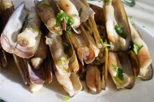 Hoe om Razor Clams Spaanse styl te kook