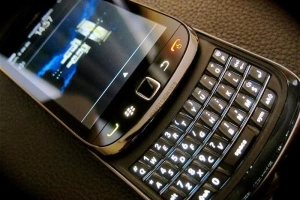 Hoe om WhatsApp op BlackBerry te installeer