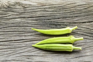 Hoe om Bhindi groen te hou terwyl jy kook