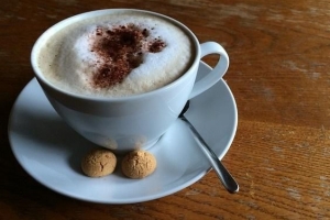 Hoe om 'n tuisgemaakte cappuccino sonder 'n masjien te maak