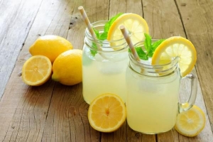 Hoe om gesonde tuisgemaakte limonade te maak