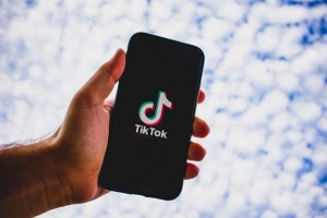 Hoe om geld te verdien op TikTok