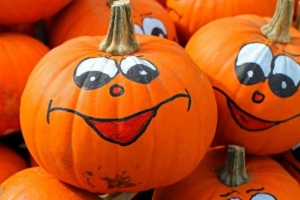 Hoe om vorm in Jack O'Lanterns te voorkom en ontslae te raak