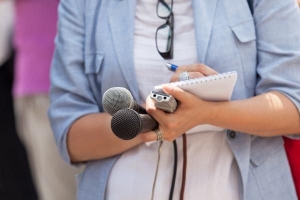 Watter poste kan jy kry met 'n hoofvak in Kommunikasiestudies?